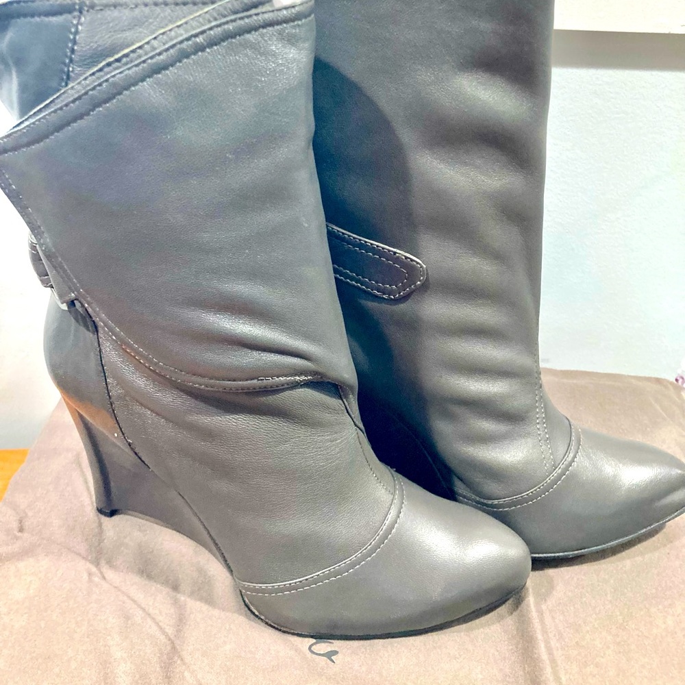 NWB Mea Shadow Women's Demetra Grey Leather Boots